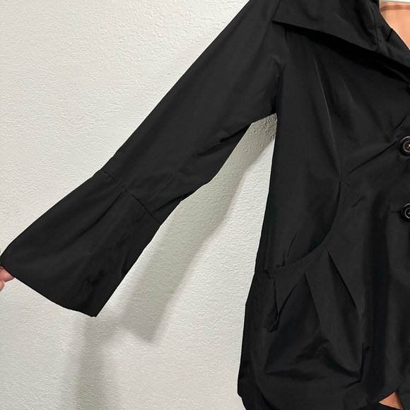 Votre nom Paris women’s rain jacketet size sm
Flared arms pleated pockets - Picture 2 of 5